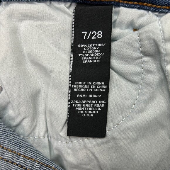 Kendall + Kylie The icon Cuffed Jean Shorts Women's Size 7 / 28 Distressed NWT - Picture 5 of 12